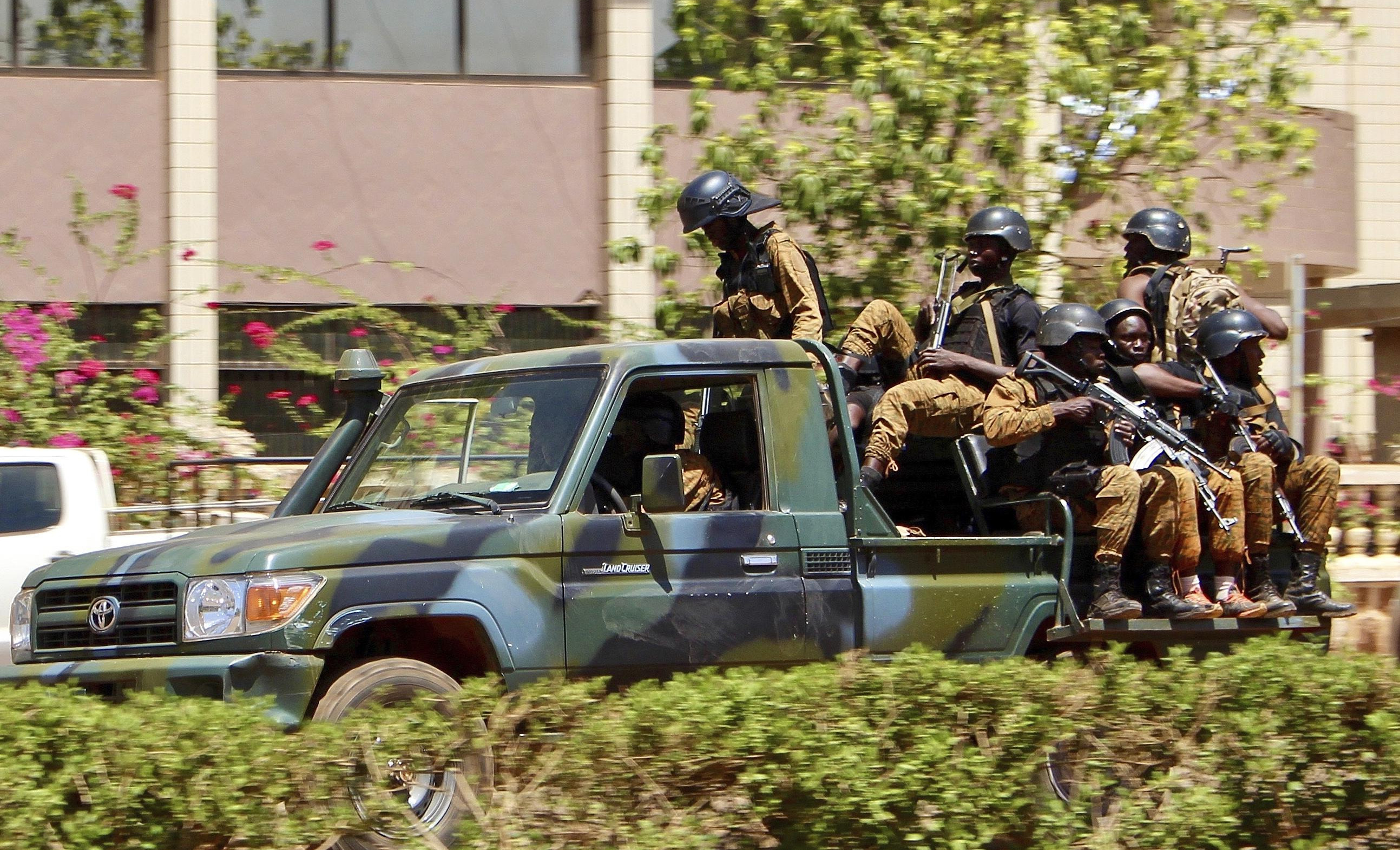 UJEDINJENI U BORBI PROTIV TERORISTA! Obala Slonovače i Burkina Faso u zajedničkoj akciji ubili 8, a uhapsili 14 džihadista!